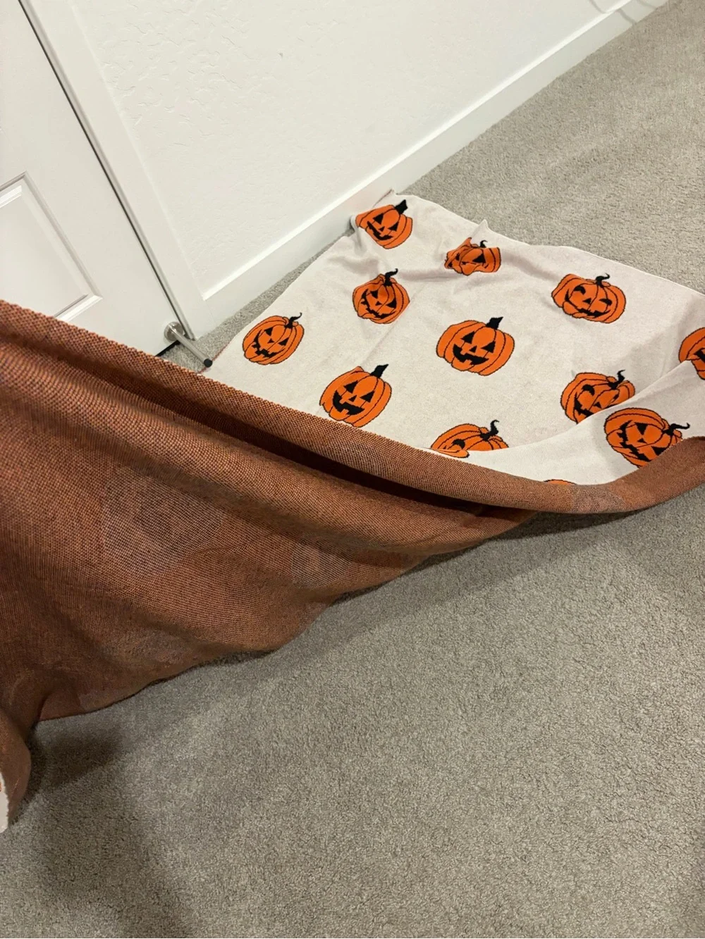 Halloween Pumpkin Throw Blanket - Orange & Cream Jack-o'-Lanterns- good size